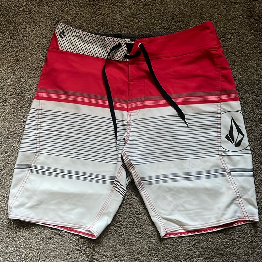 Volcom Men’s Board Shorts. Red and Cream, size 30, single back pocket.